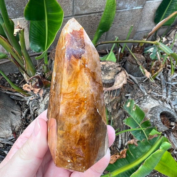 Golden Healer Crystal Tower - Picture 6 of 12